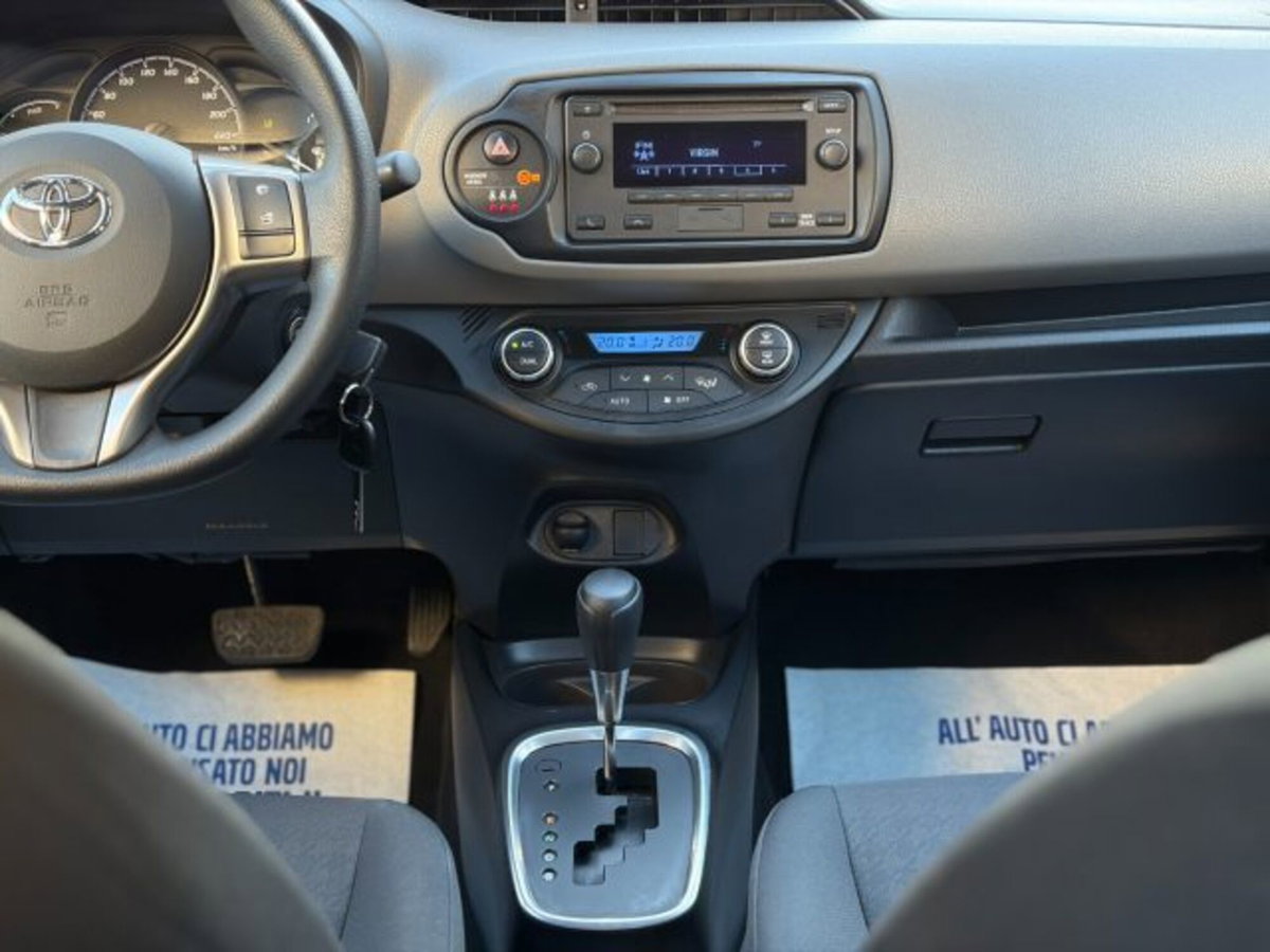 Toyota Yaris 1.5 Hybrid 5 porte Cool (12)