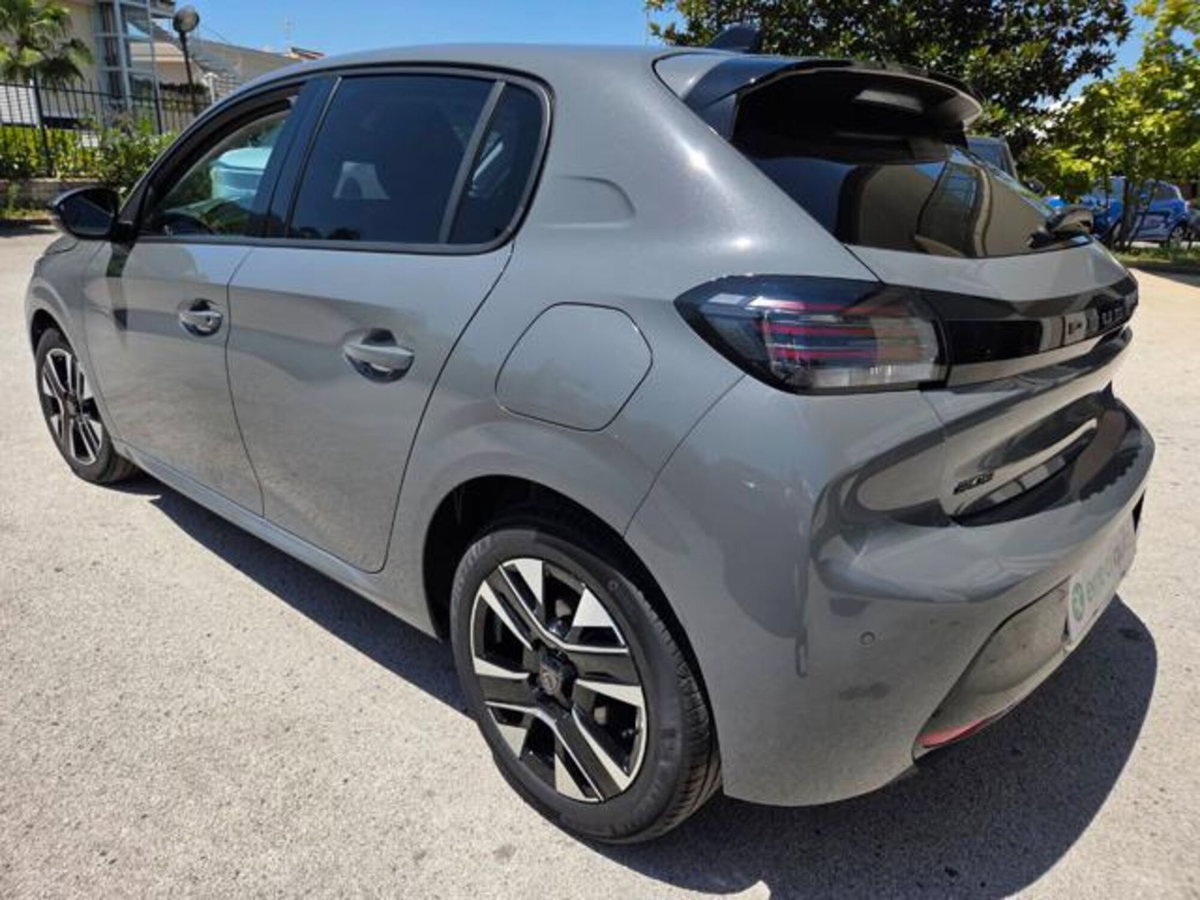 Peugeot 208 PureTech 100 Stop&Start 5 porte Allure (3)