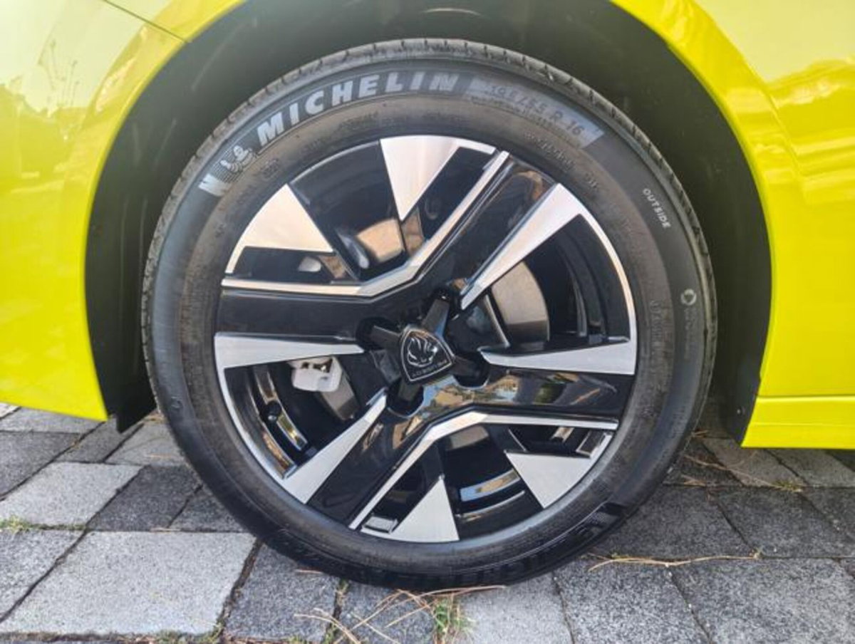 Peugeot 208 1.2 hybrid Active 100cv e-dcs 6 (13)