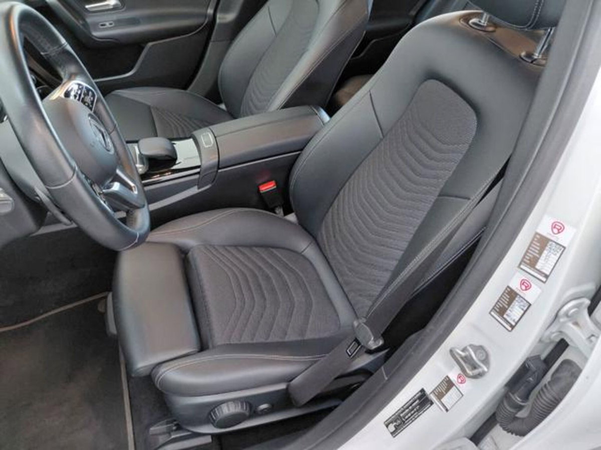 Mercedes-Benz Classe A Sedan 180 d Automatic 4p. Business (14)