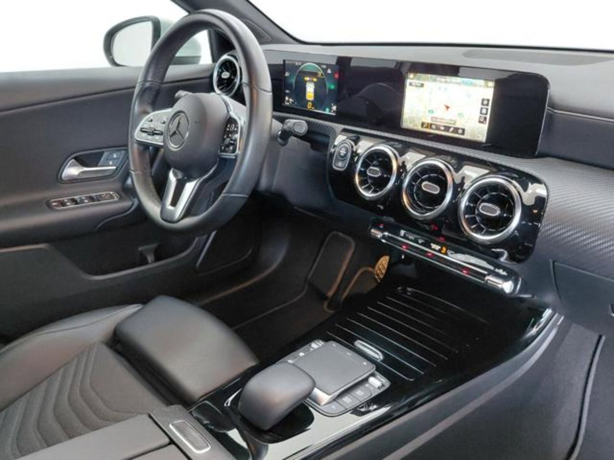 Mercedes-Benz Classe A Sedan 180 d Automatic 4p. Business (2)