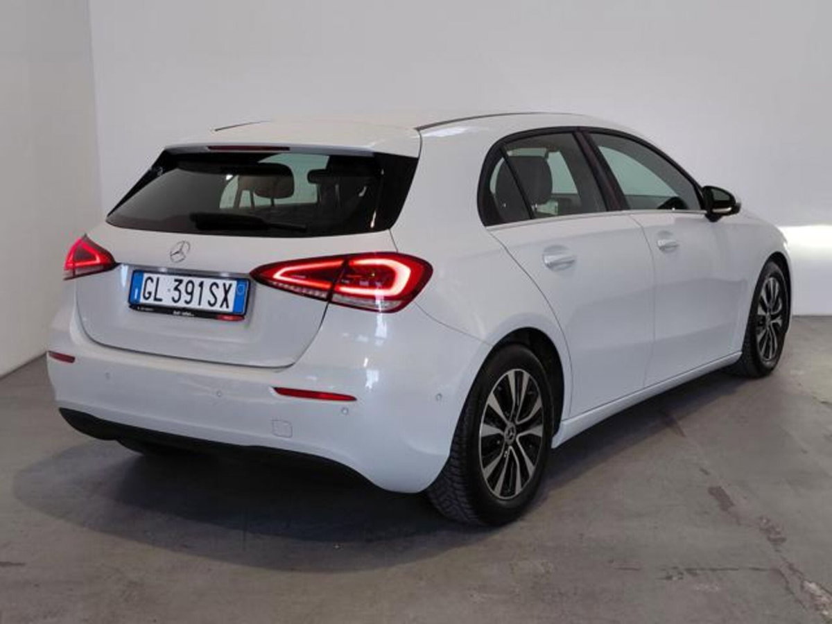 Mercedes-Benz Classe A Sedan 180 d Automatic 4p. Business (9)