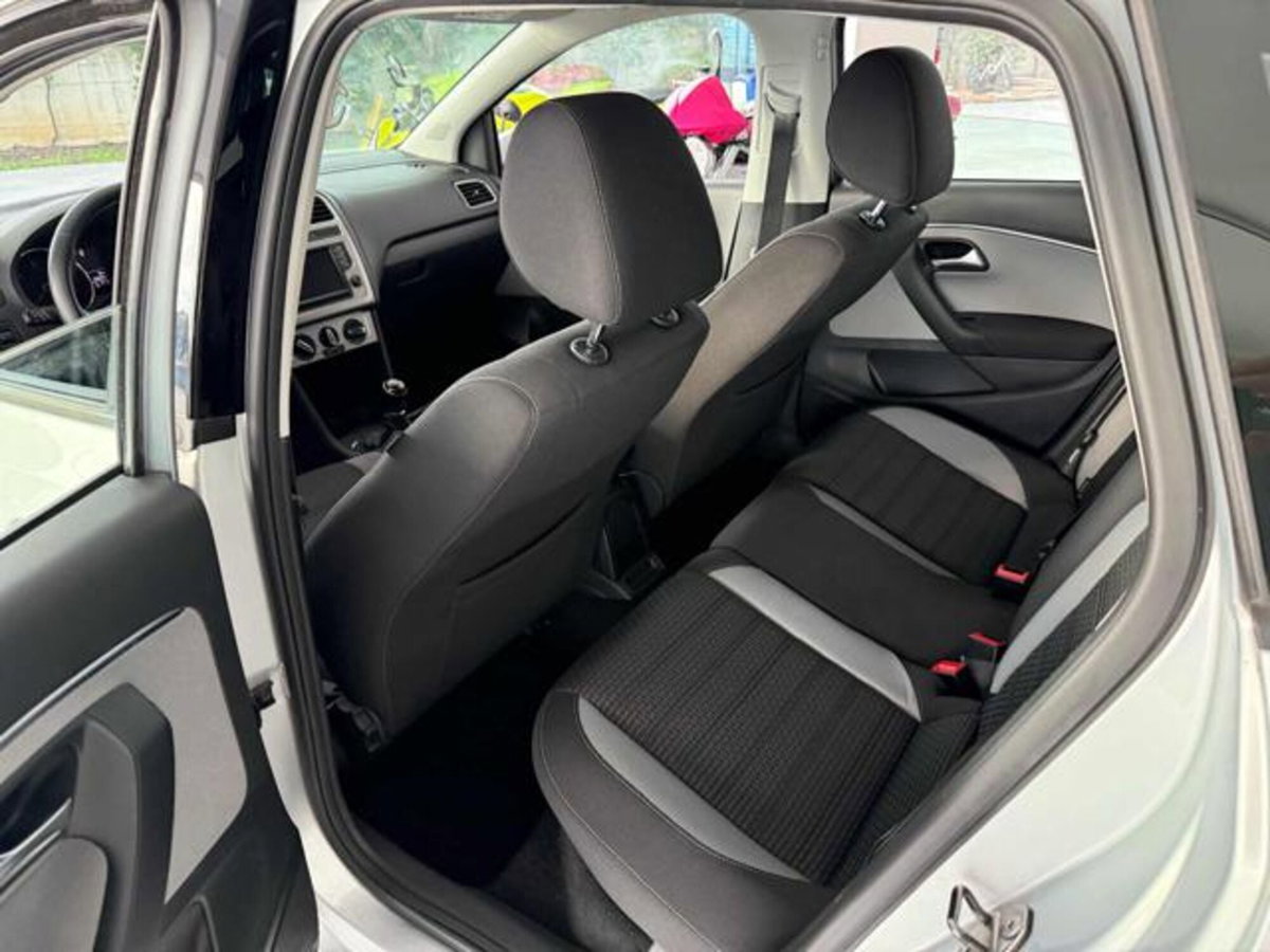 Volkswagen Polo Cross 1.4 TDI BlueMotion Technology (5)