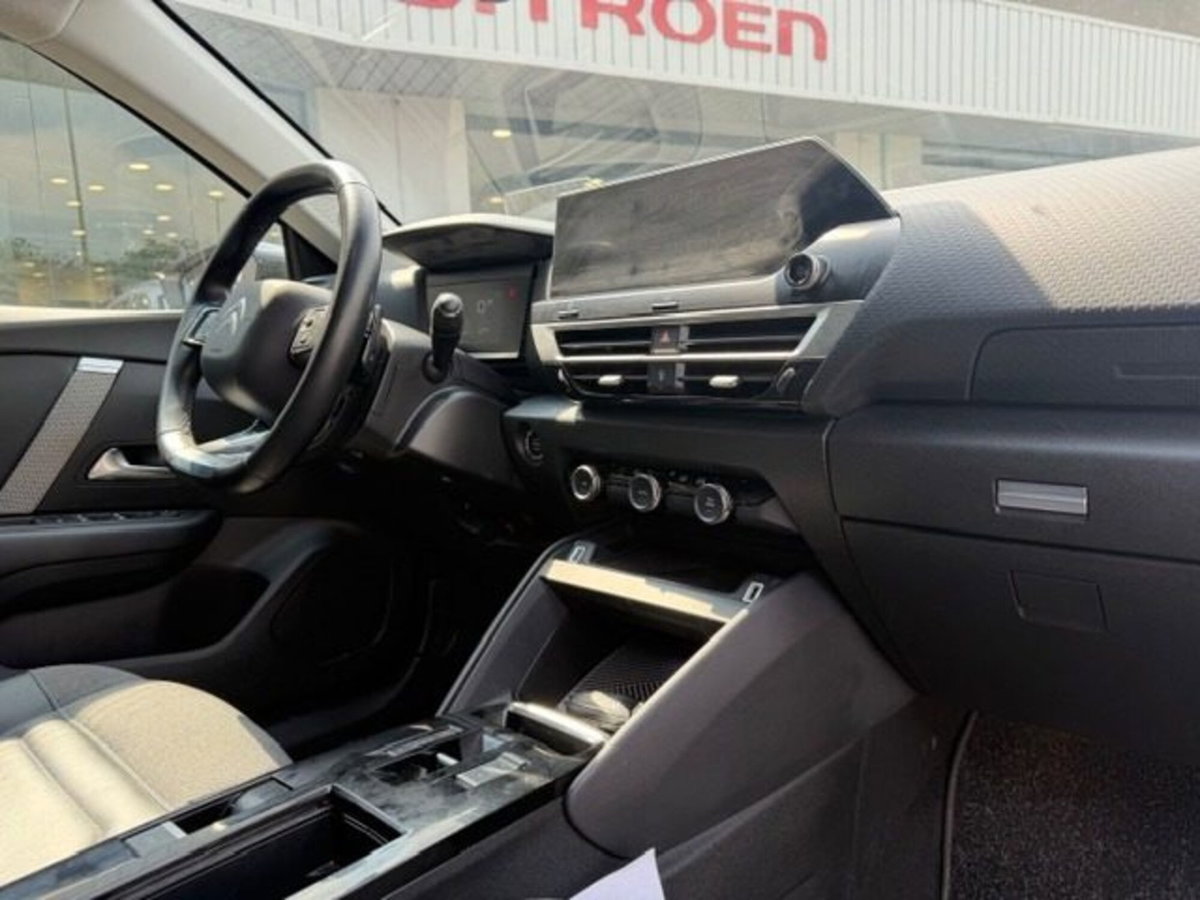 Citroen C4 PureTech 130 S&S EAT8 Shine (12)
