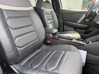 Citroen C4 PureTech 130 S&S EAT8 Shine (13)