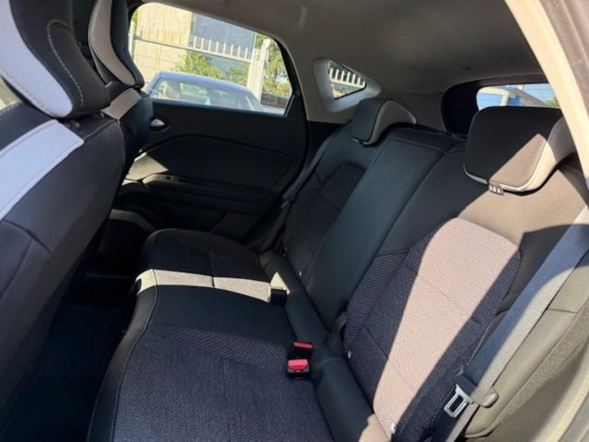 Renault Captur Full Hybrid E-Tech 145 CV Techno (12)