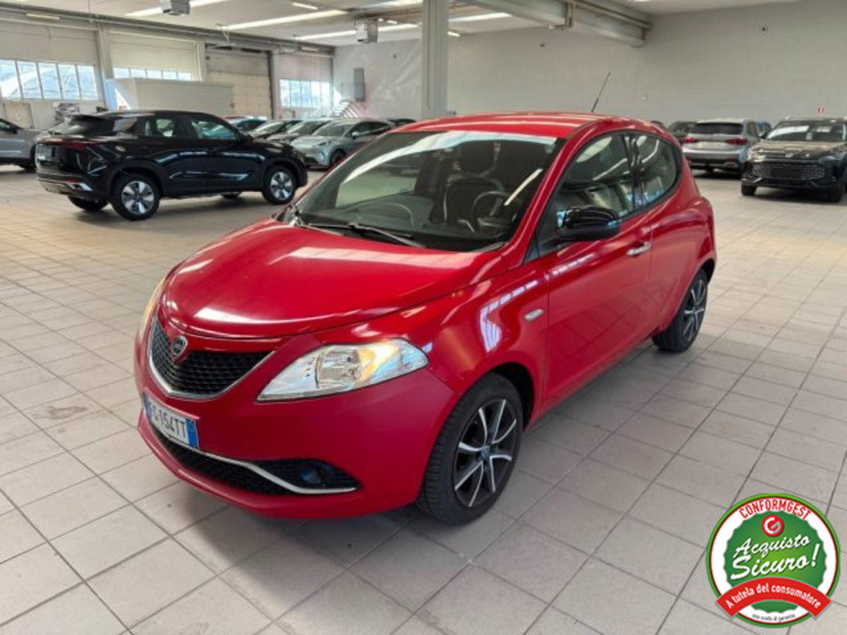 Lancia Ypsilon 1.2 69 CV 5 porte Gold