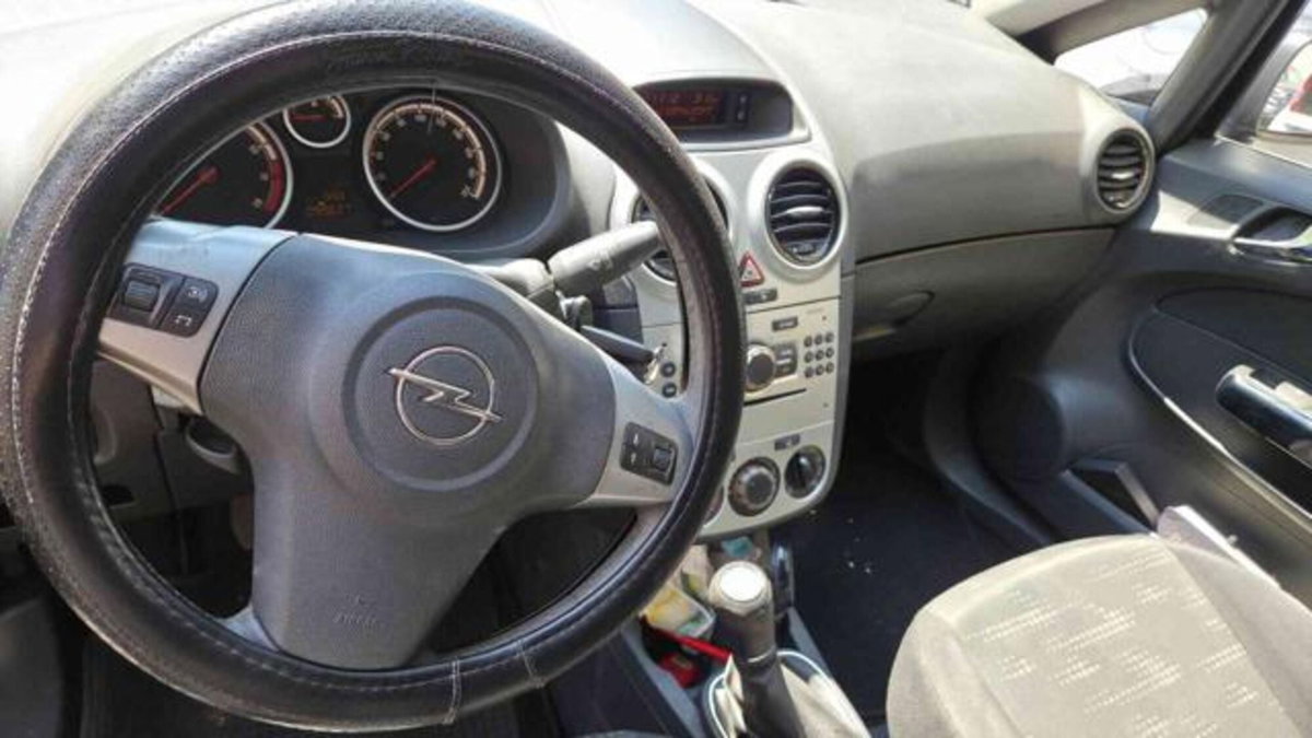 Opel Corsa 1.2 85CV 5 porte GPL-TECH Club (7)