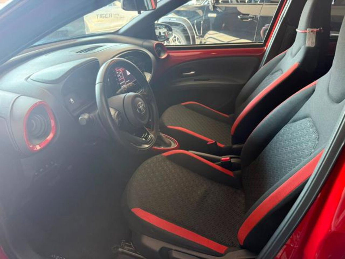Toyota Aygo X 1.0 VVT-i 72 CV 5 porte Limited S-CVT (8)