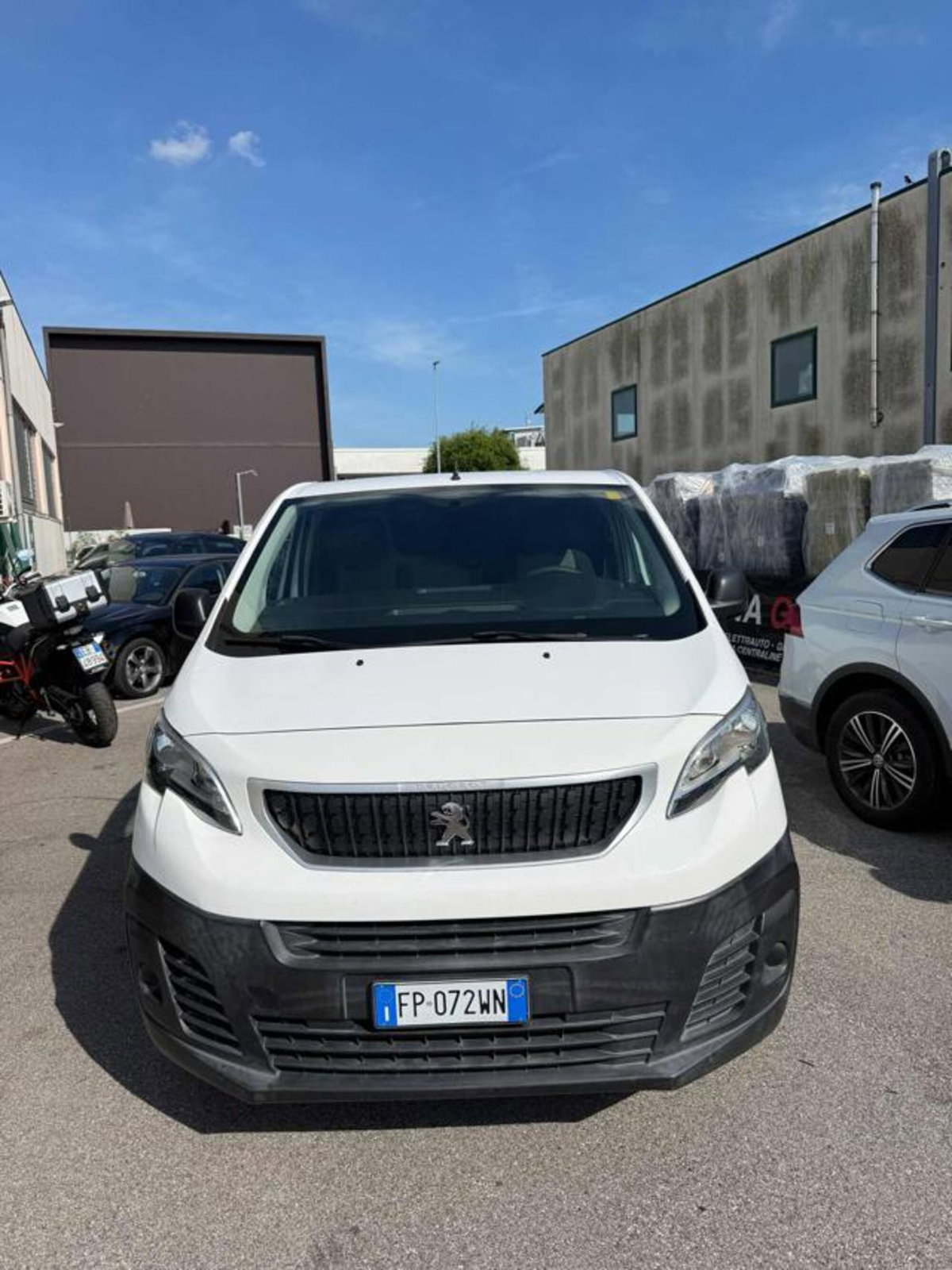 Peugeot Expert Furgone BlueHDi 115 S&S PC-TN Furgone Pro Compact (2)