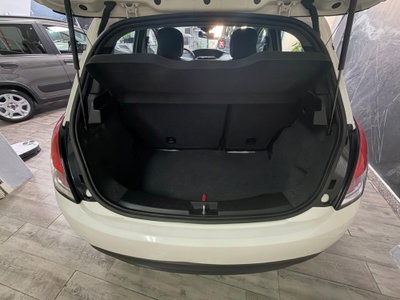 Lancia Ypsilon 1.0 FireFly 5 porte S&S Hybrid Ecochic Gold (7)