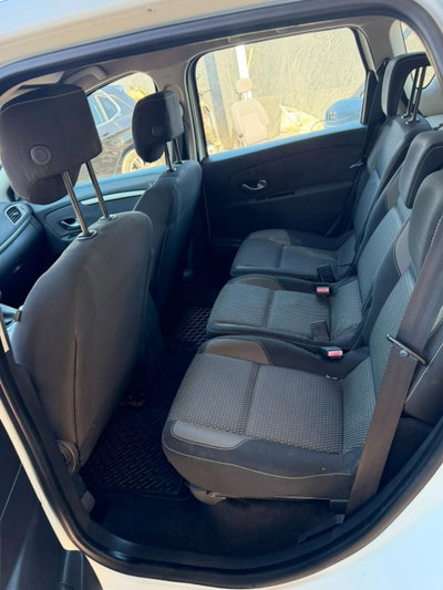Renault Scenic E-Tech Electric XMod Cross 1.5 dCi 110CV Energy (12)