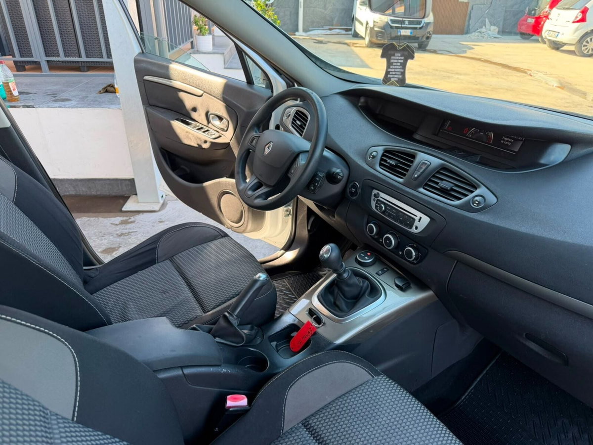 Renault Scenic E-Tech Electric XMod Cross 1.5 dCi 110CV Energy (9)