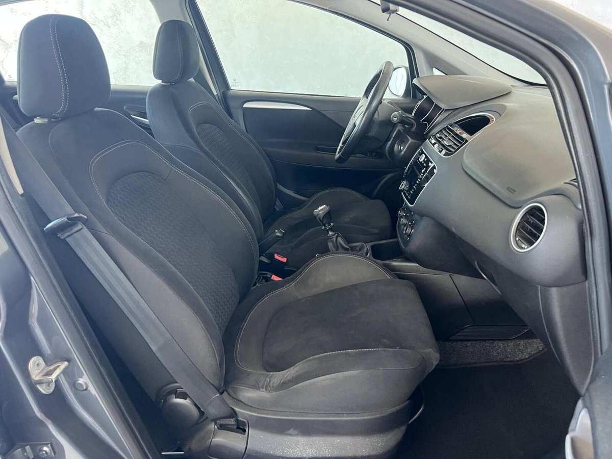 Fiat Punto 1.2 8V 3 porte Lounge (17)