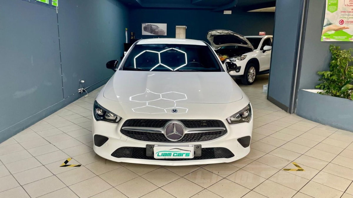 Mercedes-Benz CLA Shooting Brake 180 d Executive auto (2)