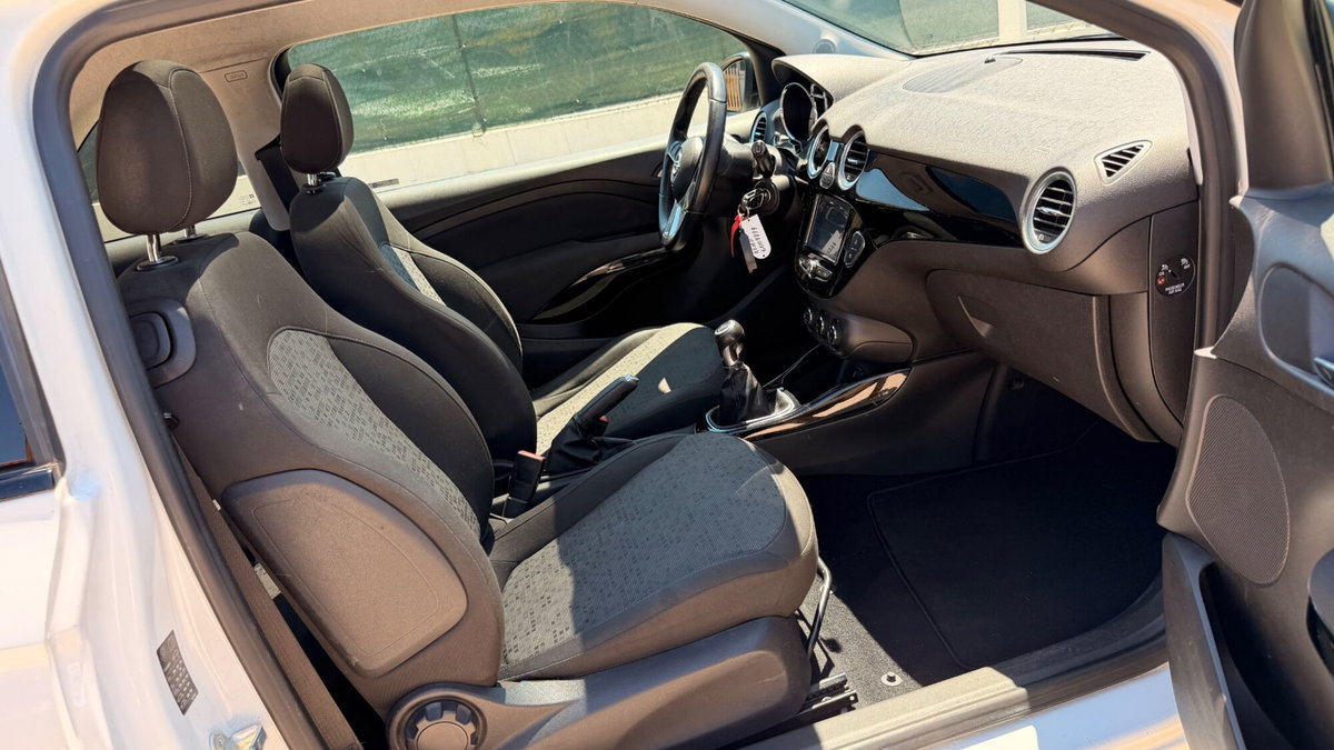 Opel Adam 1.2 70 CV Glam (19)