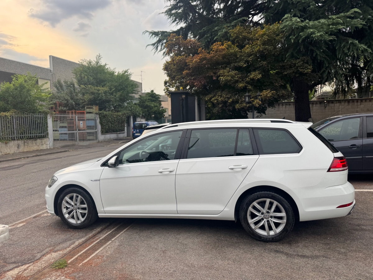 Volkswagen Golf Variant 1.4 TGI DSG Executive BlueMotion (12)