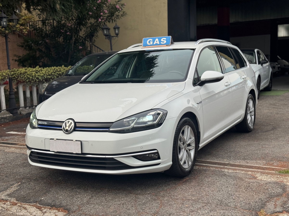 Volkswagen Golf Variant 1.4 TGI DSG Executive BlueMotion (4)