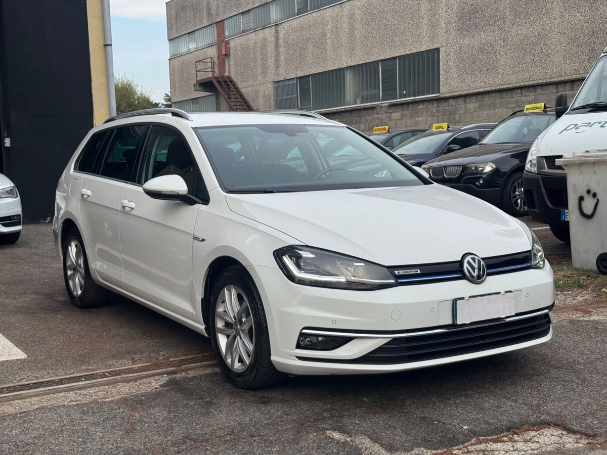 Volkswagen Golf Variant 1.4 TGI DSG Executive BlueMotion (6)