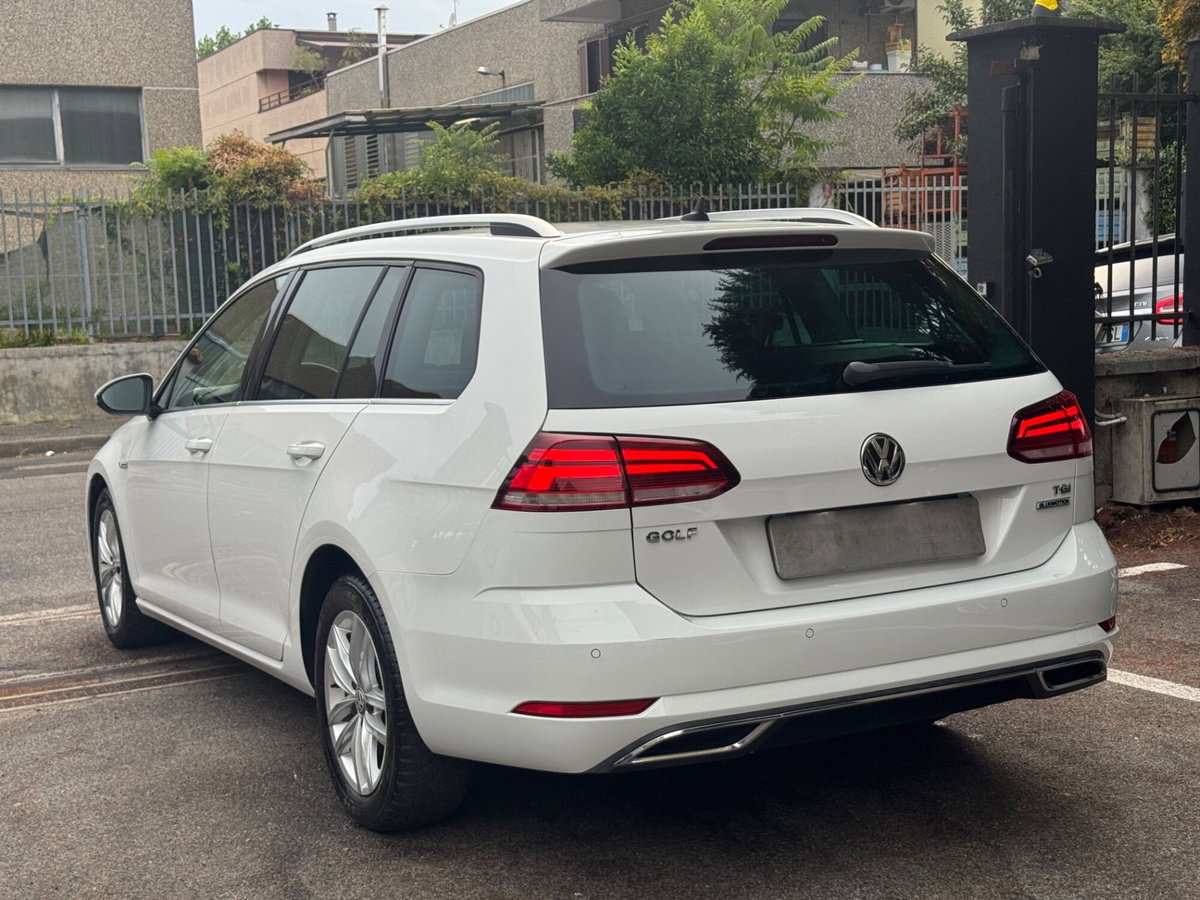 Volkswagen Golf Variant 1.4 TGI DSG Executive BlueMotion (9)
