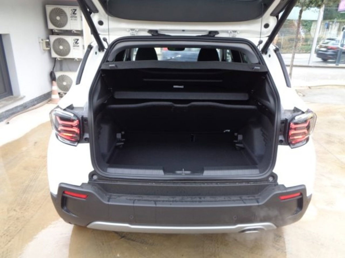Jeep Avenger 1.2 turbo Summit fwd 100cv (15)