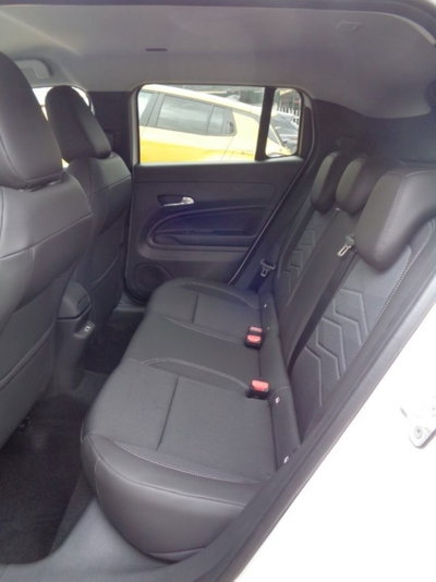 Jeep Avenger 1.2 turbo Summit fwd 100cv (6)