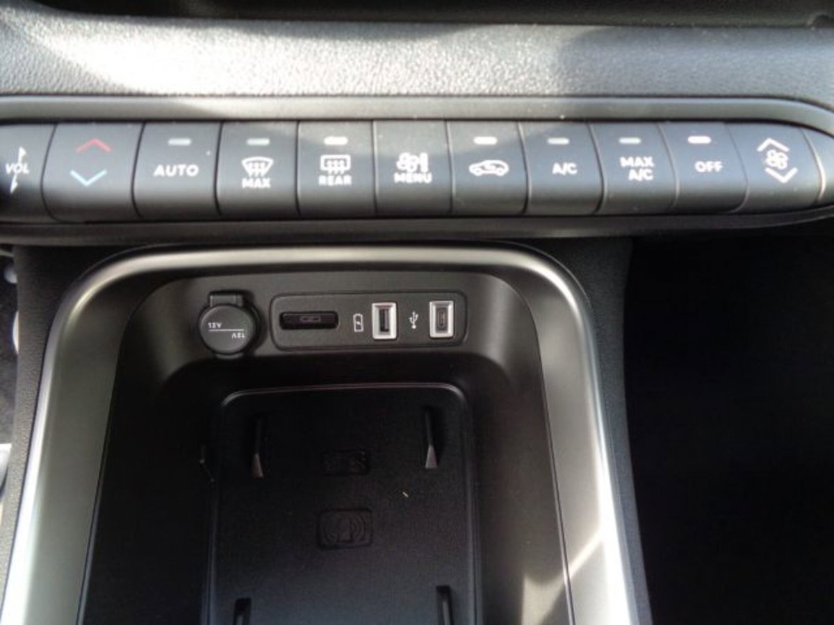 Jeep Avenger 1.2 turbo Summit fwd 100cv (11)