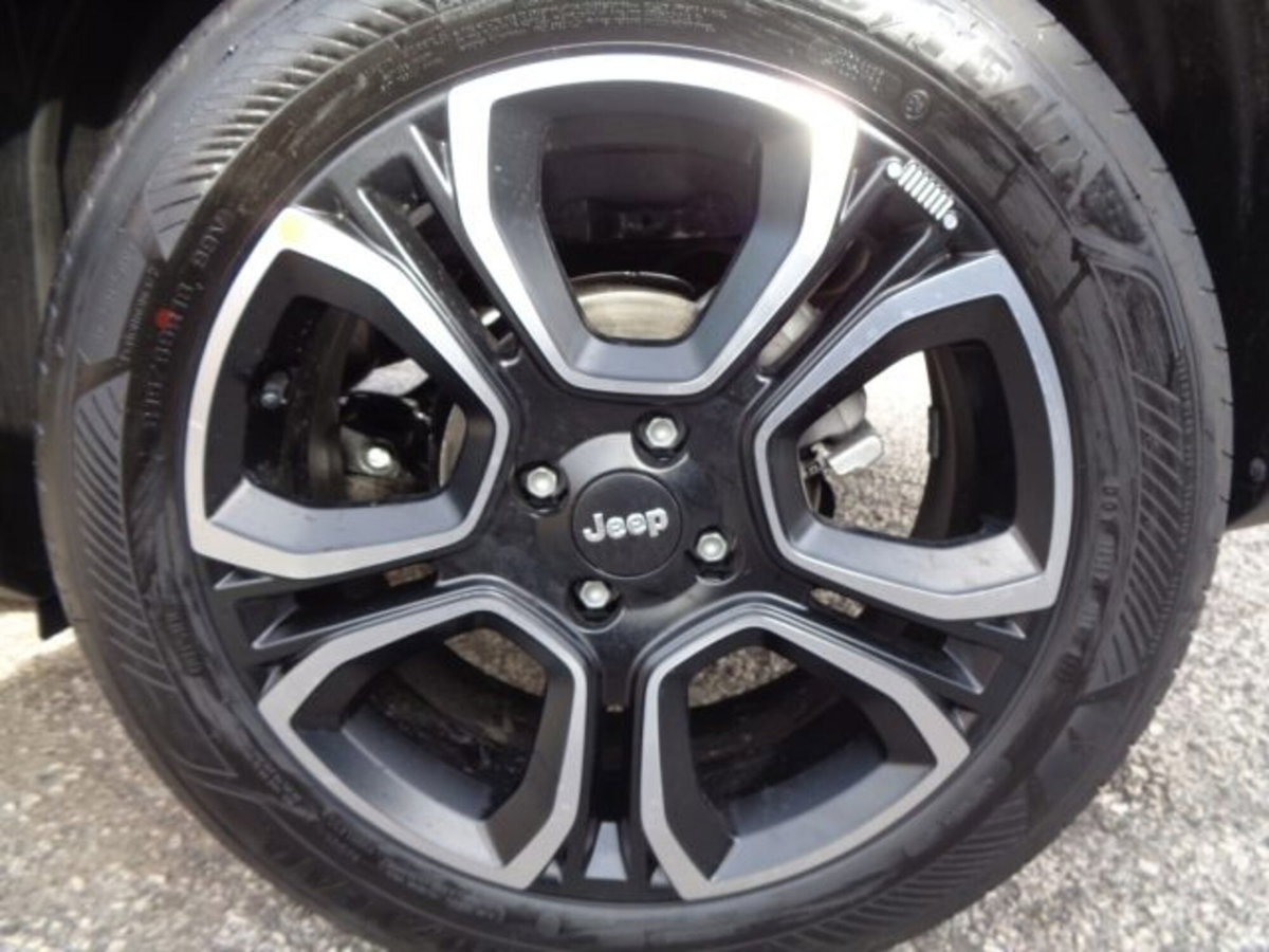 Jeep Avenger 1.2 turbo Summit fwd 100cv (13)