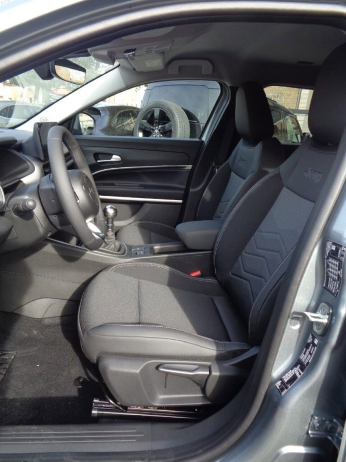 Jeep Avenger 1.2 turbo Summit fwd 100cv (5)