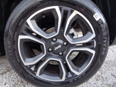 Jeep Avenger 1.2 turbo Summit fwd 100cv (12)