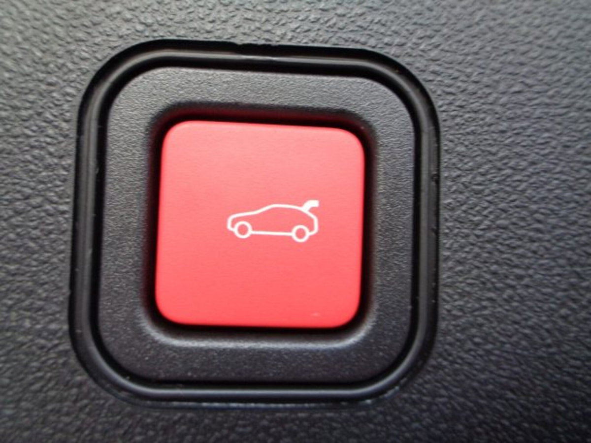 Jeep Avenger 1.2 turbo Summit fwd 100cv (13)