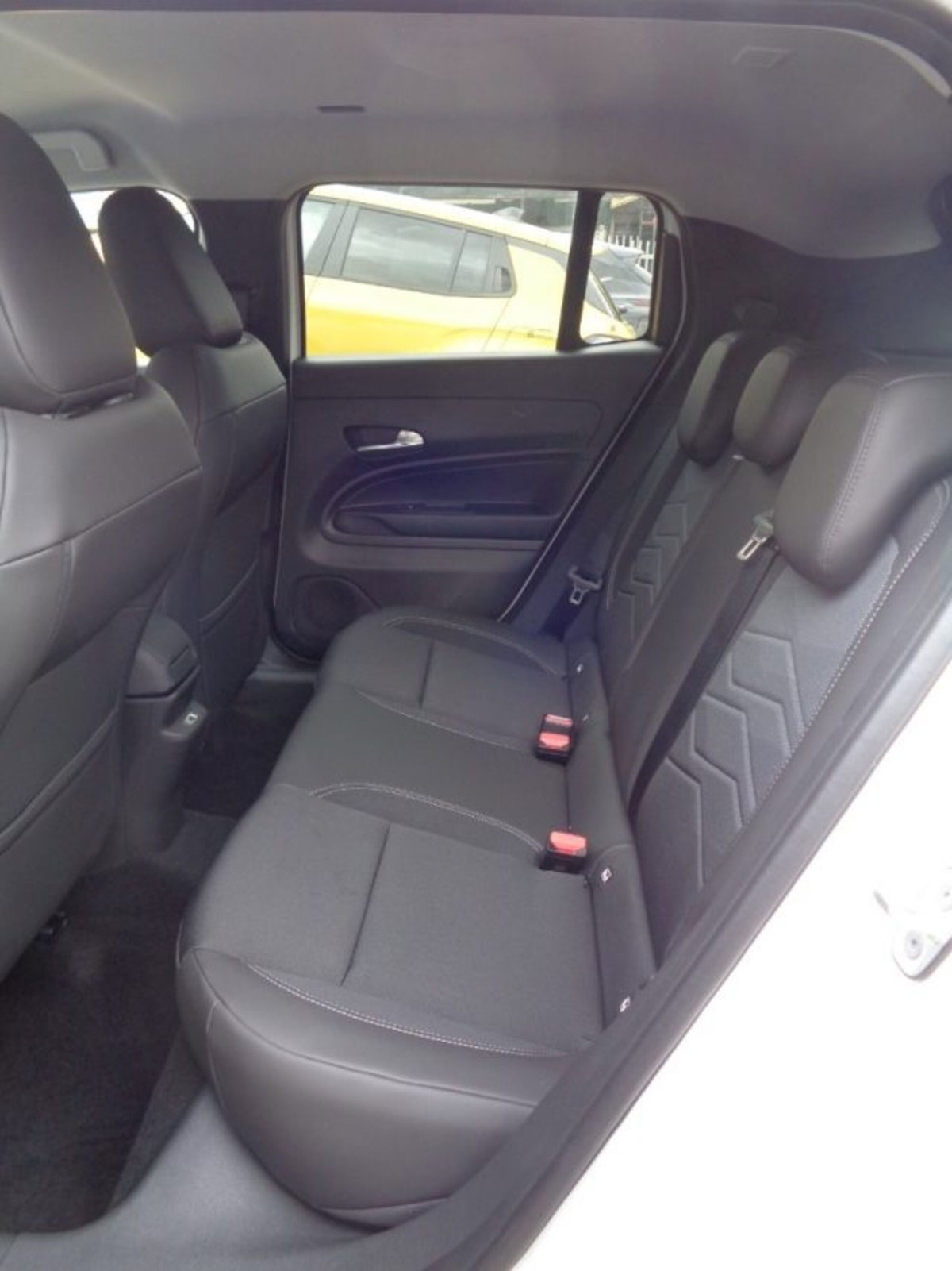 Jeep Avenger 1.2 turbo Summit fwd 100cv (6)
