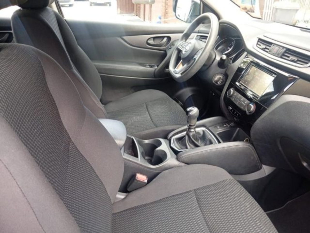 Nissan Qashqai 1.5 dCi 115 CV DCT Visia (9)