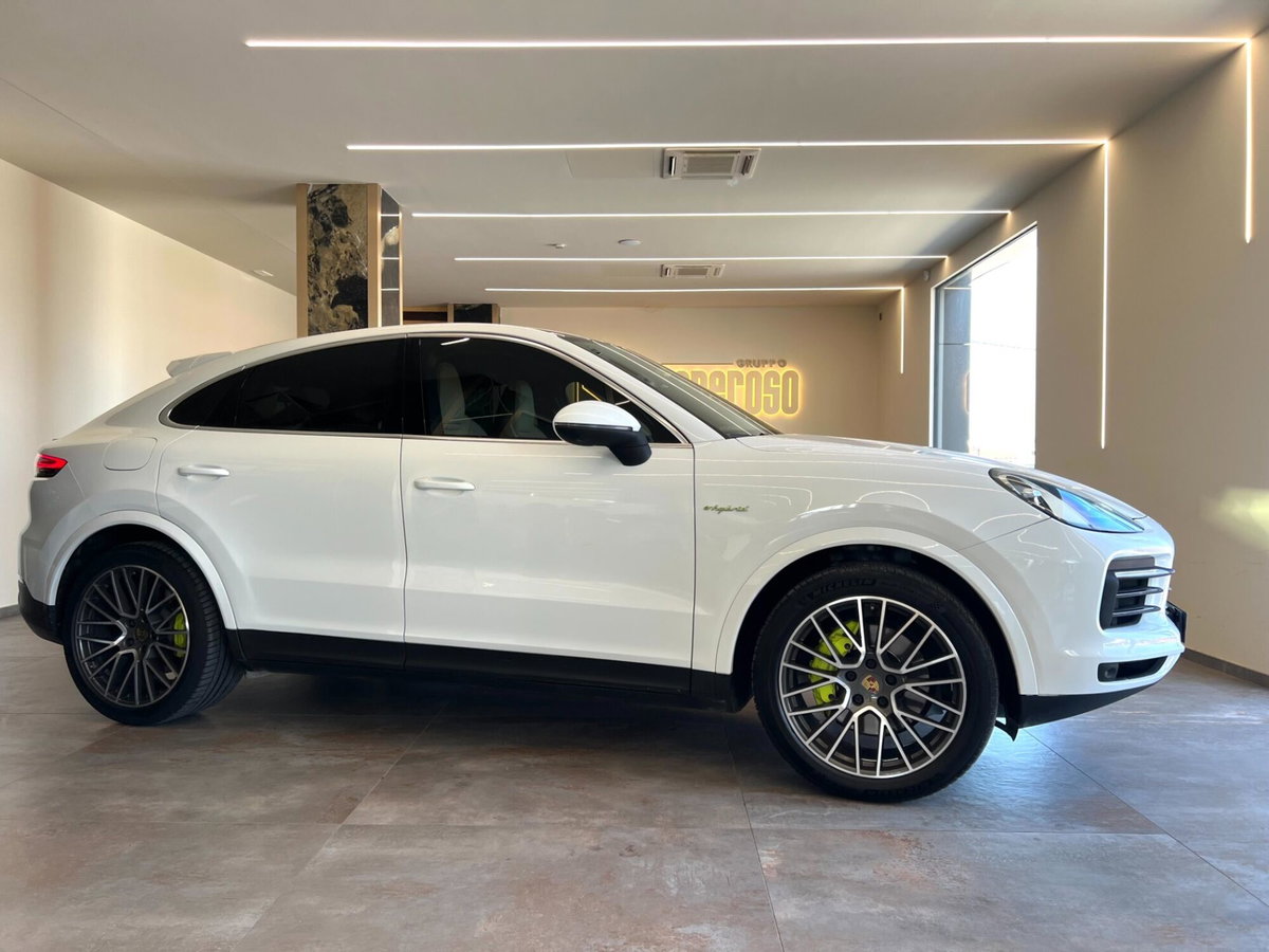 Porsche Cayenne Coupé 3.0 V6 (2)