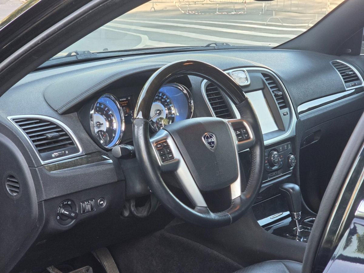 Lancia Thema 3.0 V6 Multijet II 239 CV Executive (2)