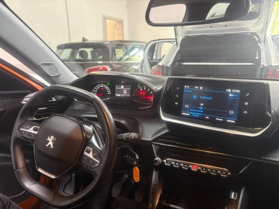 Peugeot 2008 PureTech 130 S&S EAT8 GT Pack (13)
