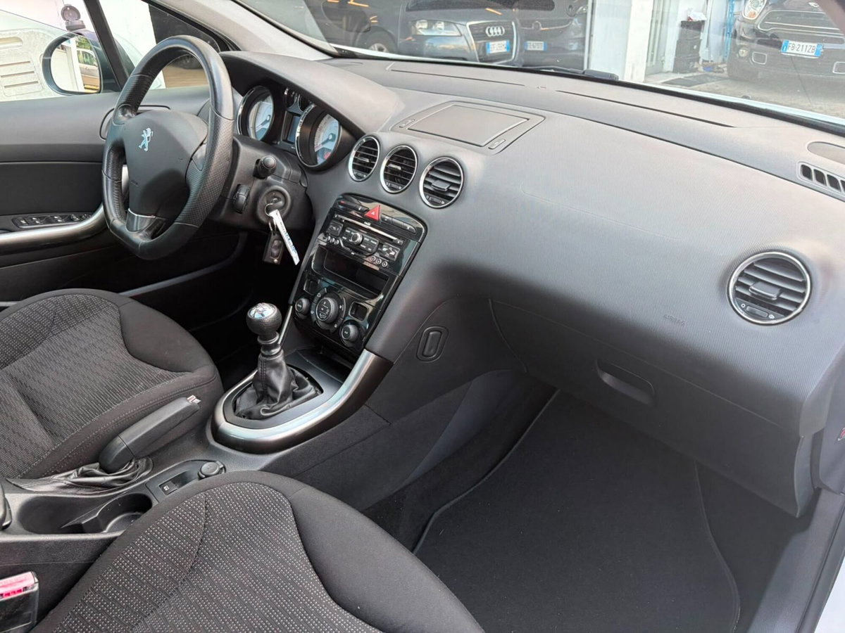 Peugeot 308 2.0 HDi 150CV 5p. Sport (11)