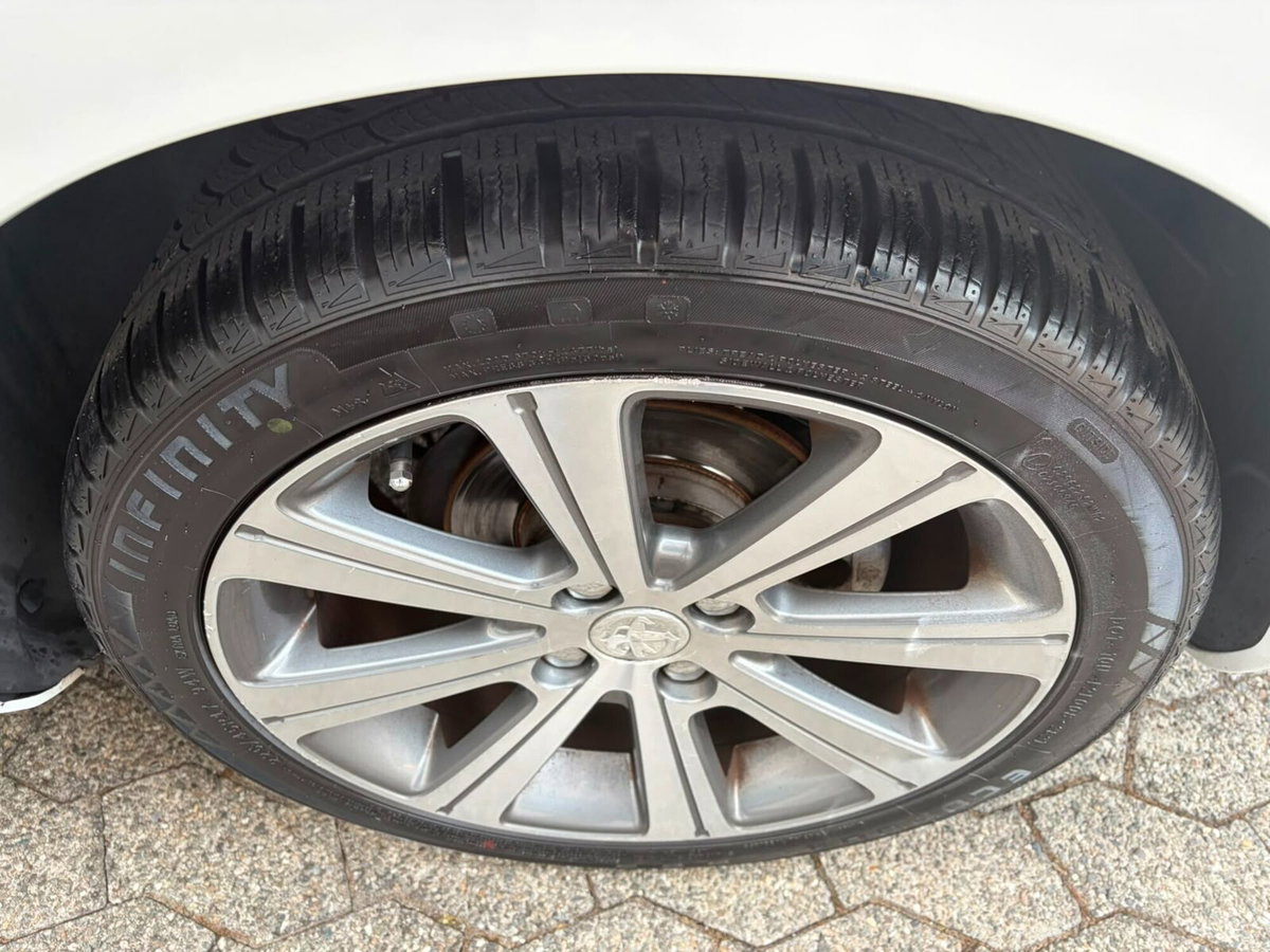 Peugeot 308 2.0 HDi 150CV 5p. Sport (14)