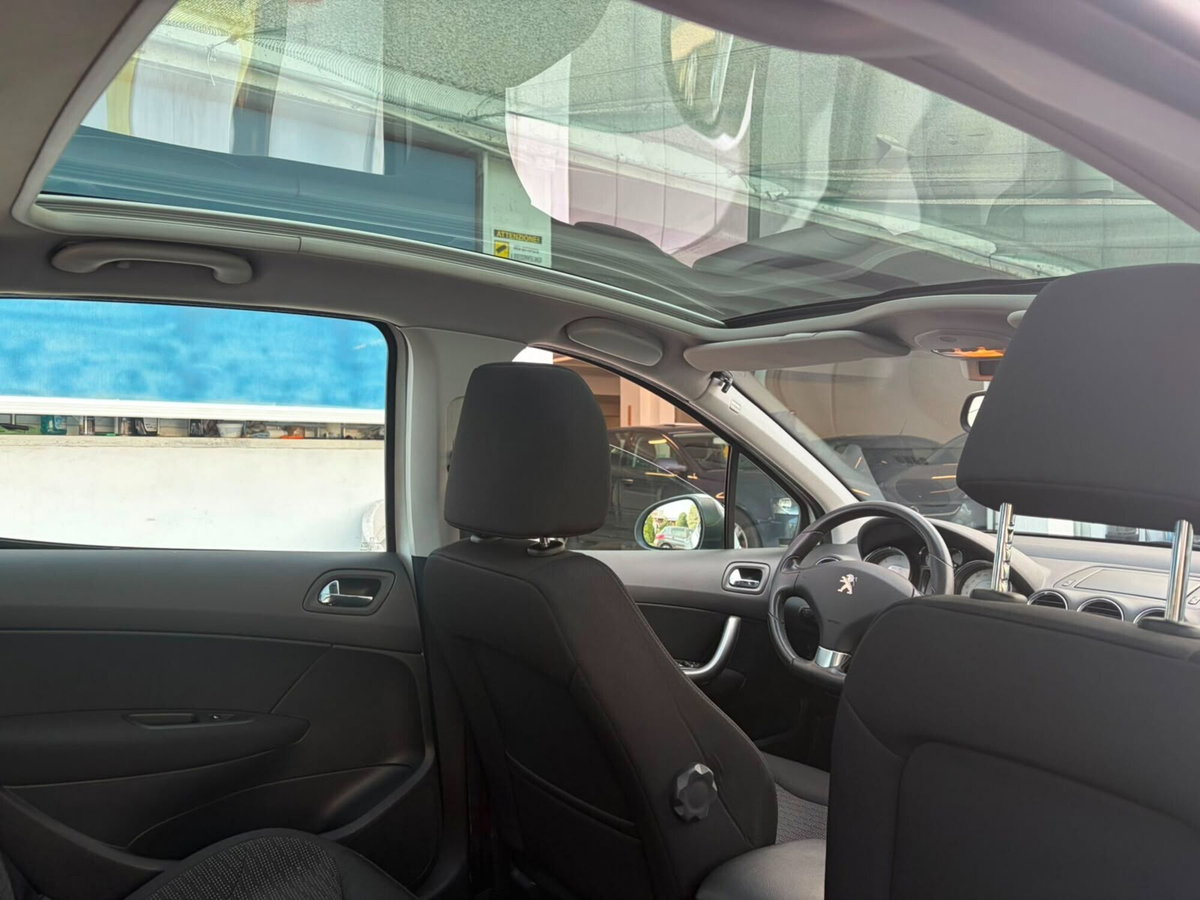 Peugeot 308 2.0 HDi 150CV 5p. Sport (15)