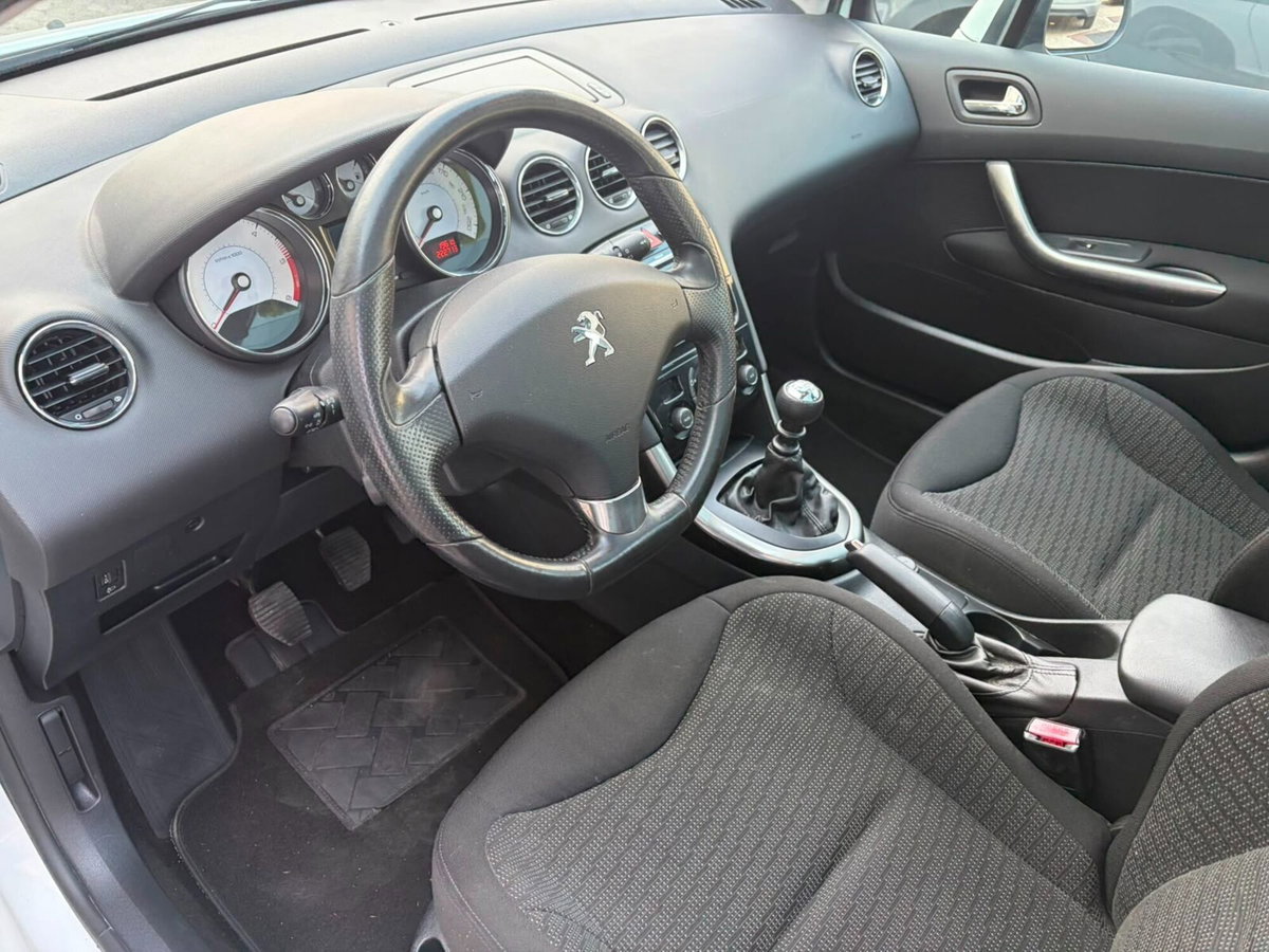 Peugeot 308 2.0 HDi 150CV 5p. Sport (8)