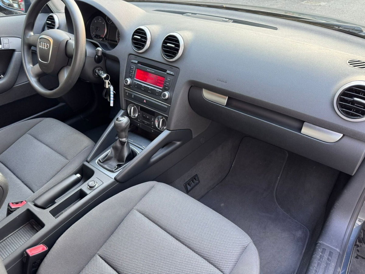 Audi A3 Sportback 1.6 TDI 105 CV CR S tronic Attraction (10)
