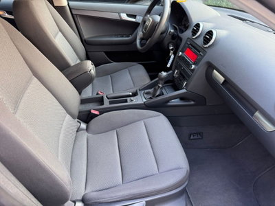 Audi A3 Sportback 1.6 TDI 105 CV CR S tronic Attraction (11)