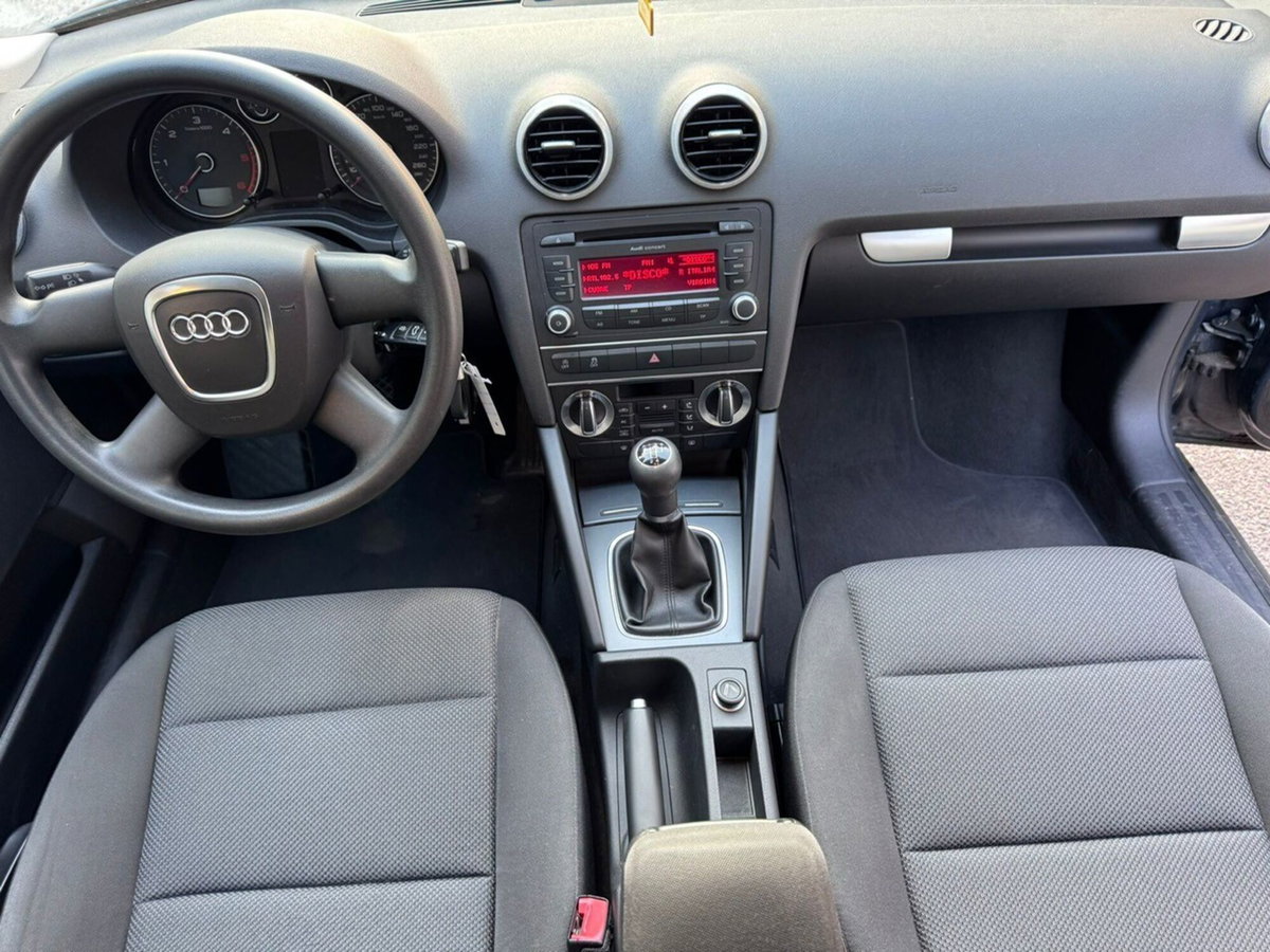 Audi A3 Sportback 1.6 TDI 105 CV CR S tronic Attraction (13)