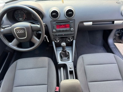Audi A3 Sportback 1.6 TDI 105 CV CR S tronic Attraction (13)