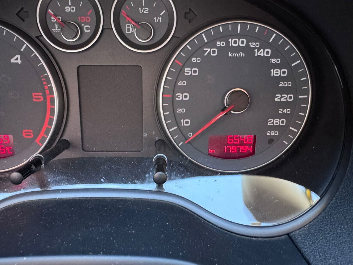 Audi A3 Sportback 1.6 TDI 105 CV CR S tronic Attraction (15)