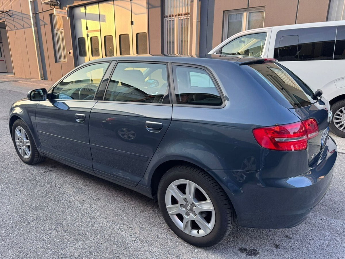 Audi A3 Sportback 1.6 TDI 105 CV CR S tronic Attraction (5)