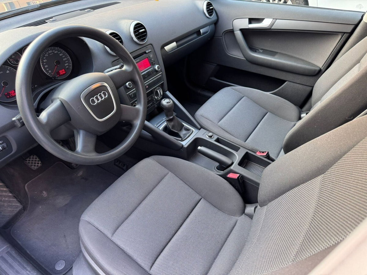 Audi A3 Sportback 1.6 TDI 105 CV CR S tronic Attraction (8)