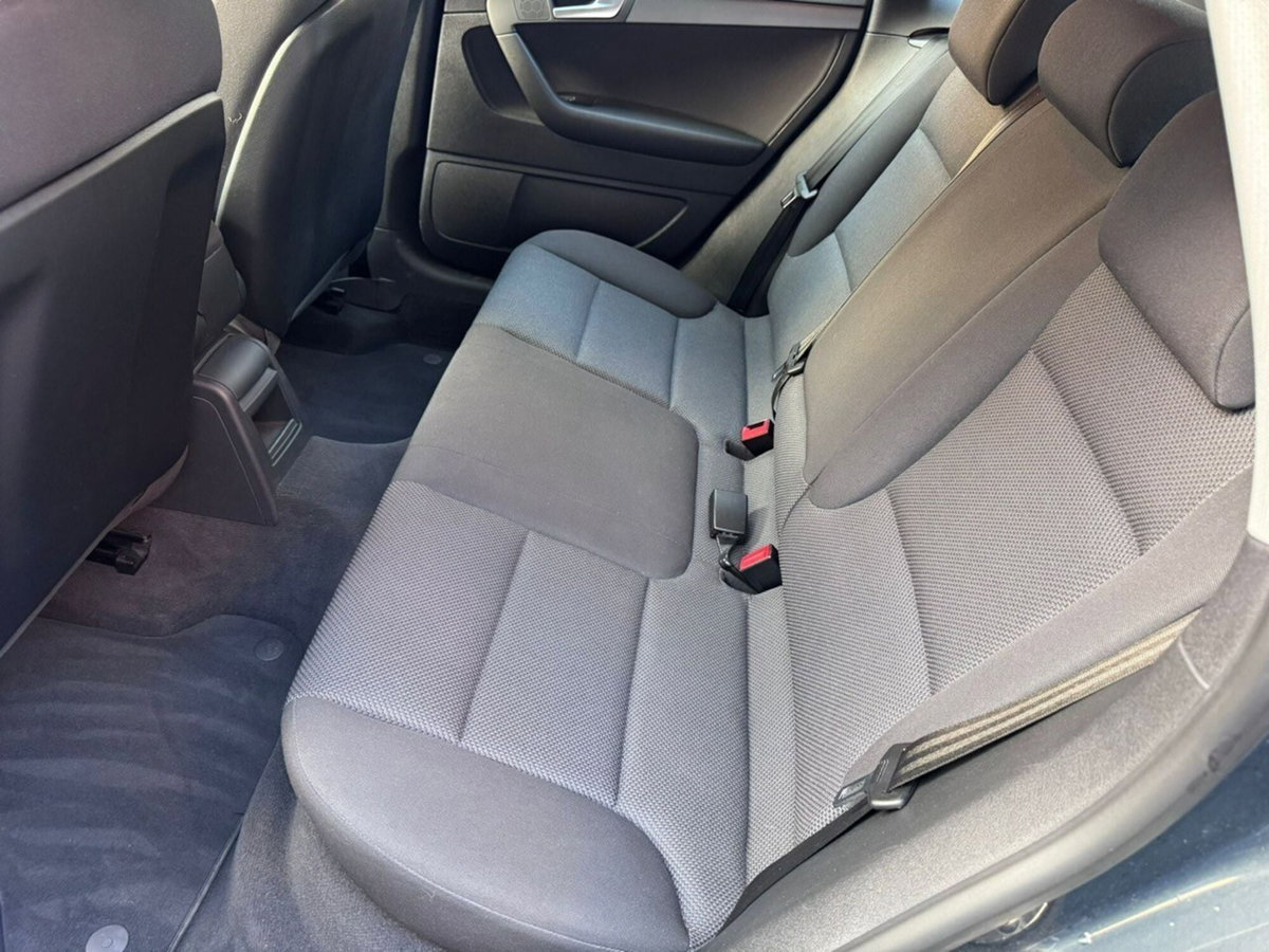 Audi A3 Sportback 1.6 TDI 105 CV CR S tronic Attraction (9)