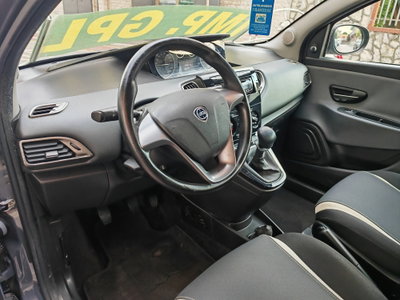 Lancia Ypsilon 1.2 69 CV 5 porte GPL Ecochic Gold (10)