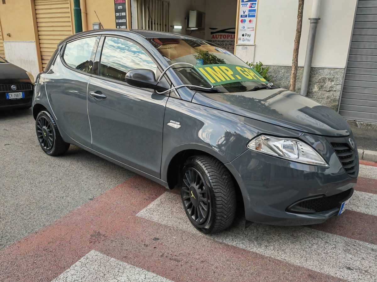 Lancia Ypsilon 1.2 69 CV 5 porte GPL Ecochic Gold (3)